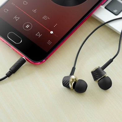 Audífonos Hoco M70 con Micrófono – Sonido Claro y Diseño Ergonómico