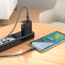 Hoco X69 Jaeger USB-C to USB-C 60W Cable – Fast Charging and Durability